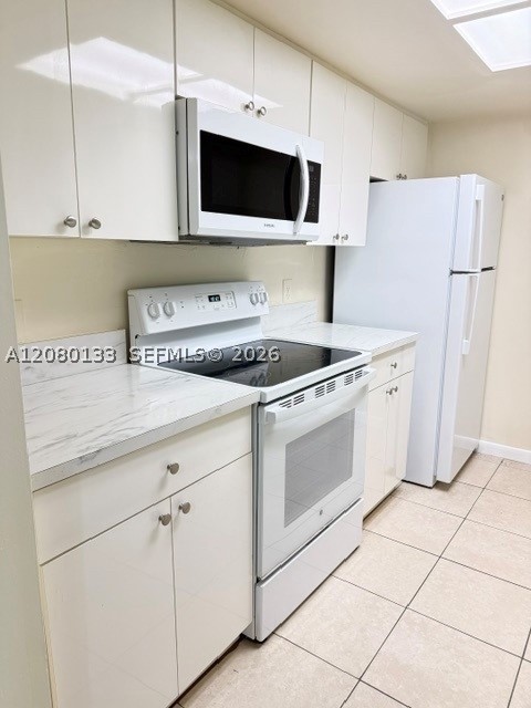 3218 Coral Lake Dr 3218 Property Photo 2