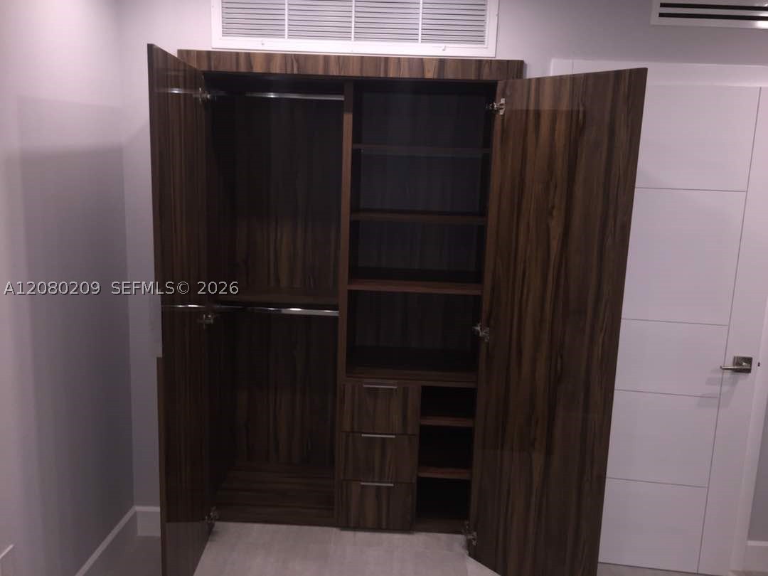 9801 Collins Ave 12q Property Photo 9