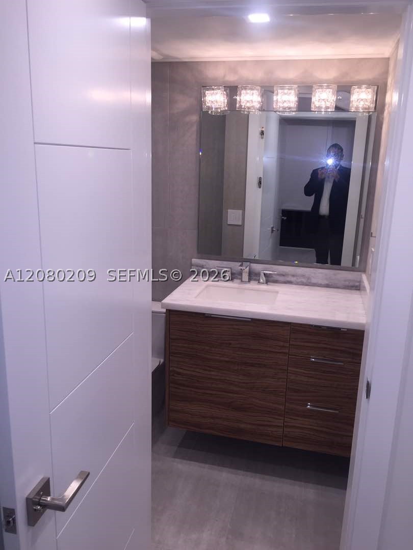 9801 Collins Ave 12q Property Photo 11