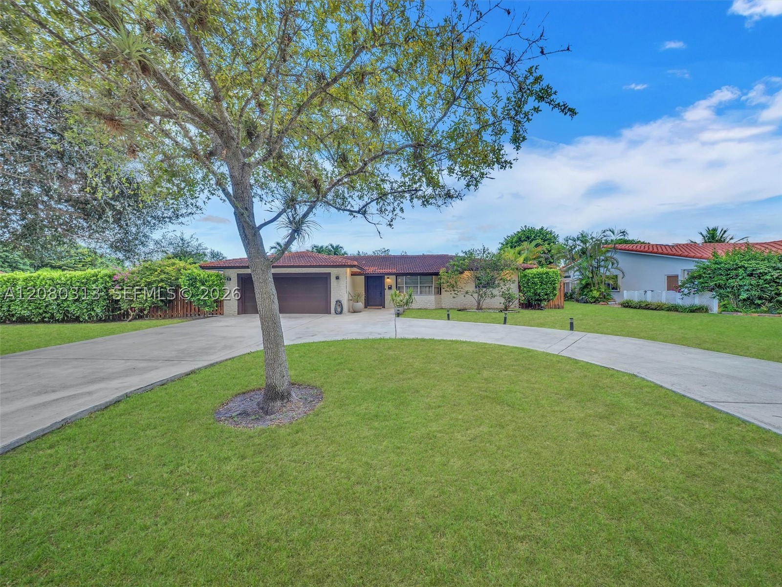 10305 Nw 42nd Dr Property Photo 1
