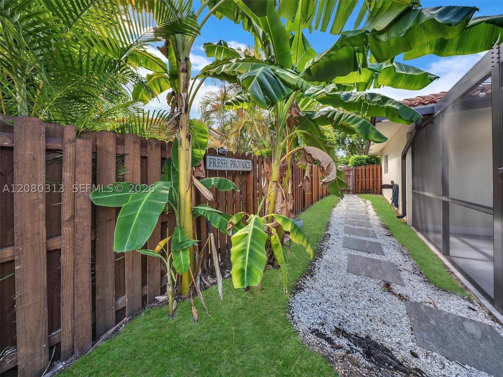 10305 Nw 42nd Dr Property Photo 44