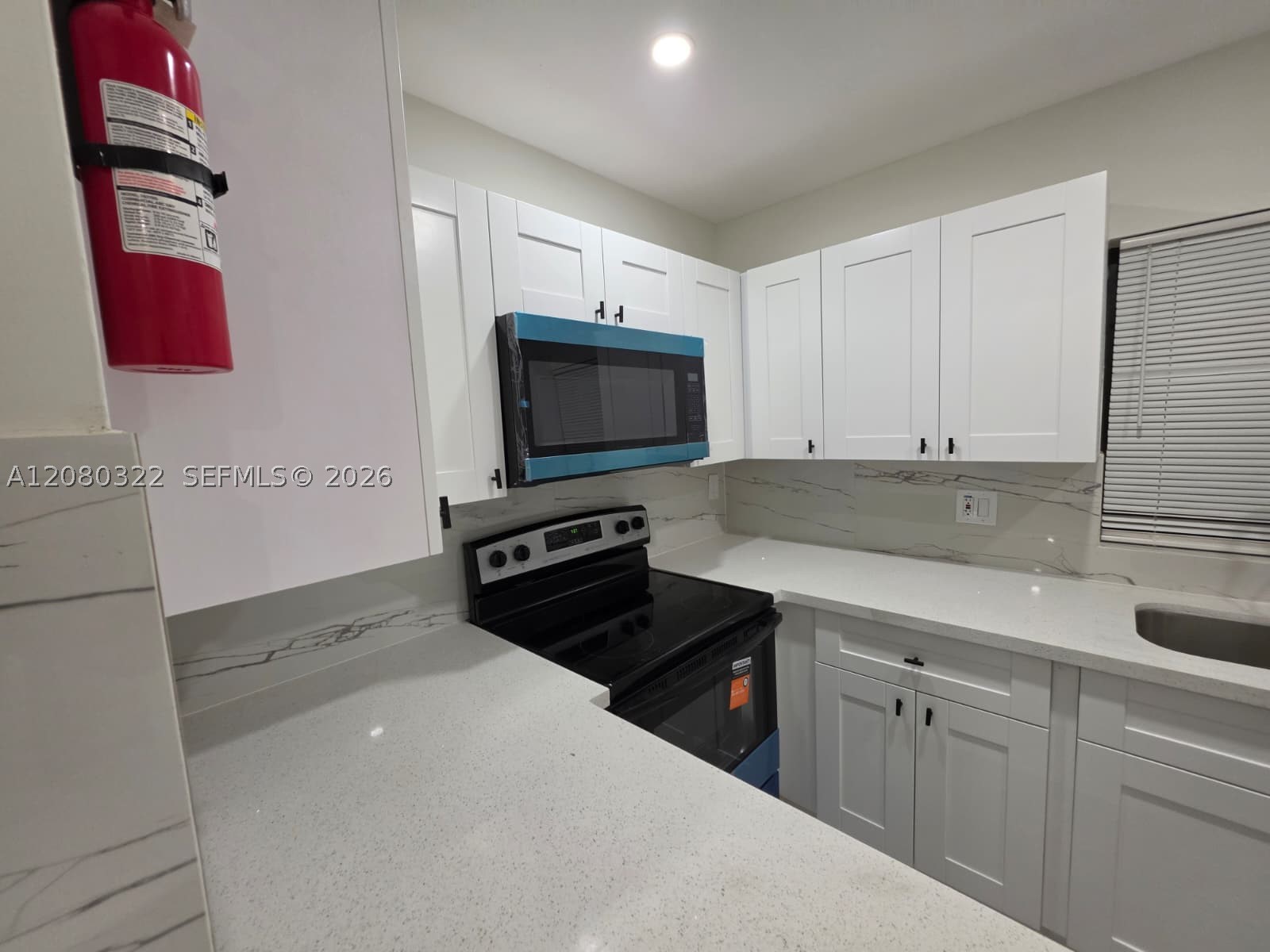 1427 Towhee St Property Photo 5