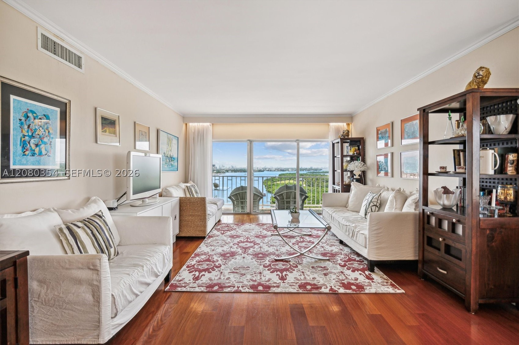 500 Bayview Dr 2122 Property Photo 2