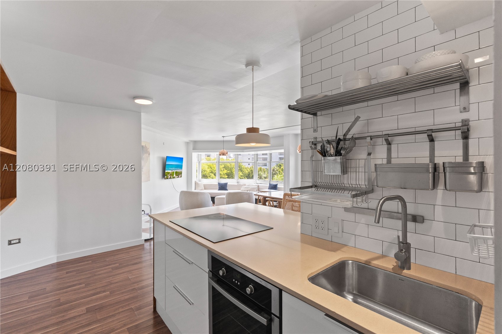 1881 Washington Ave 4g Property Photo 20