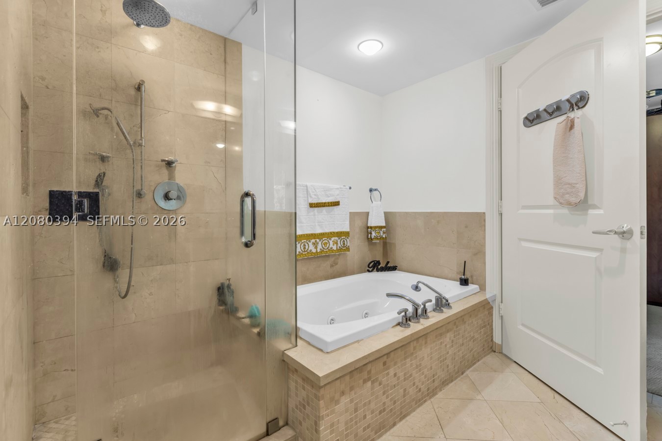 1200 Holiday Dr 208 Property Photo 17