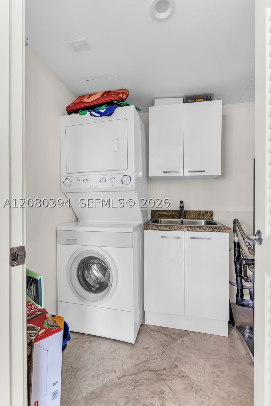 1200 Holiday Dr 208 Property Photo 24