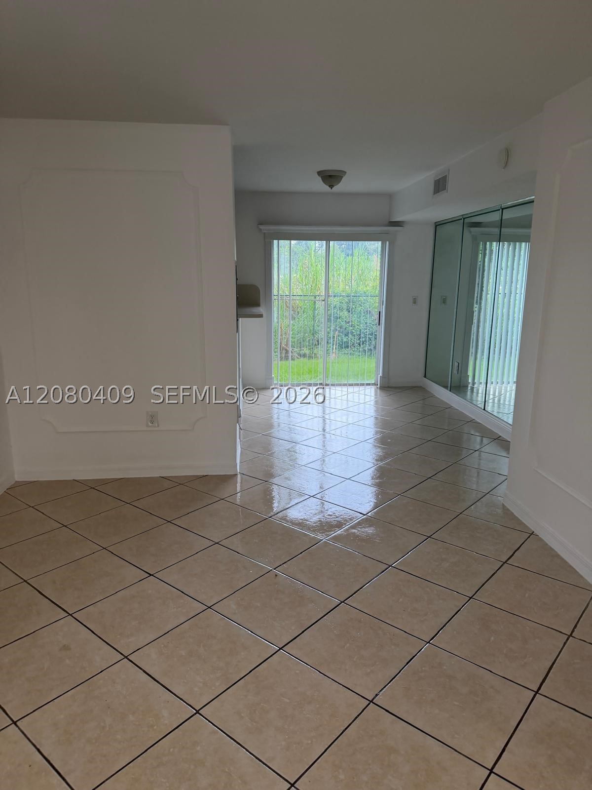 2900 Se 12th Rd 101-28 Property Photo 1