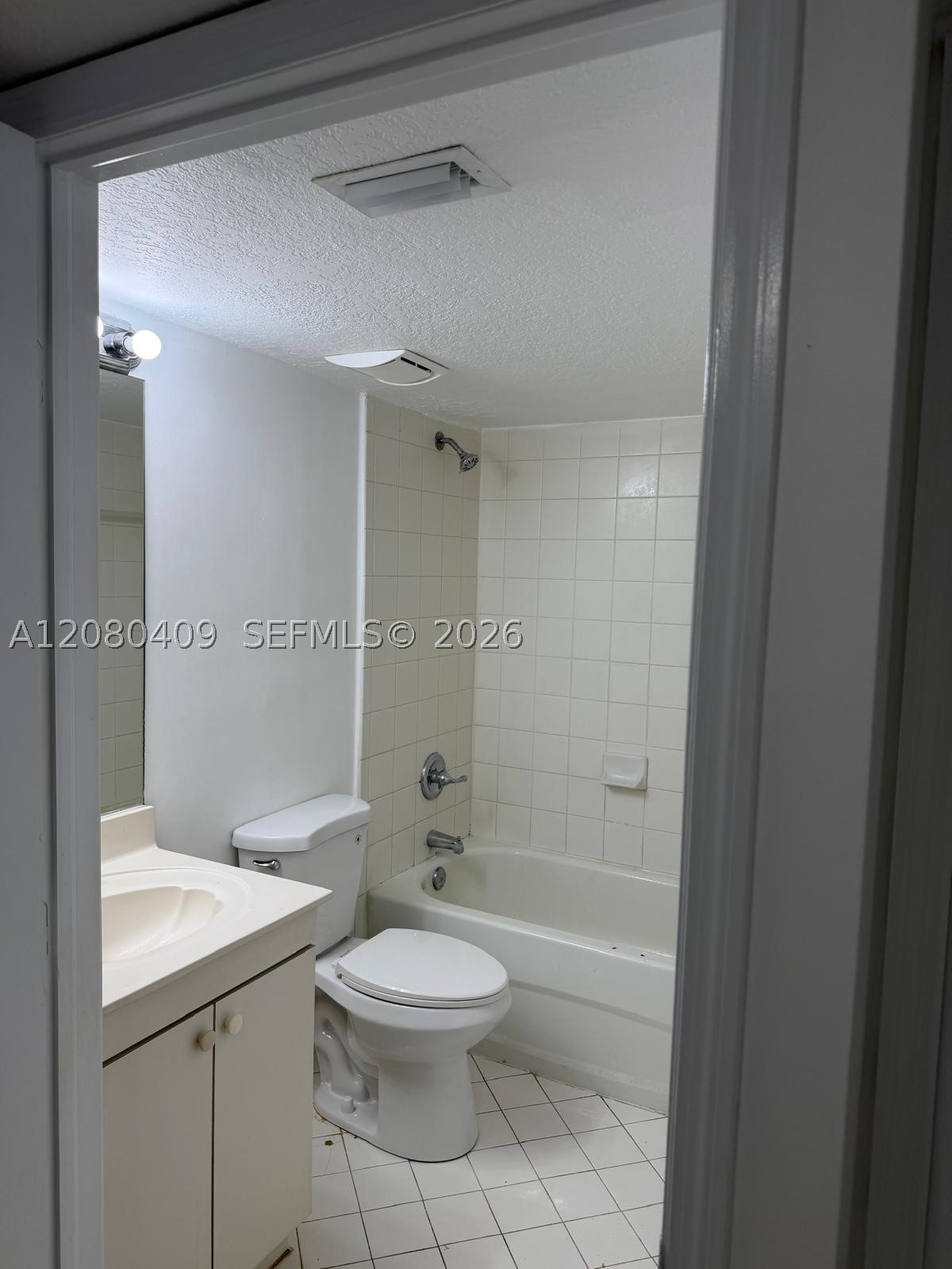 2900 Se 12th Rd 101-28 Property Photo 2