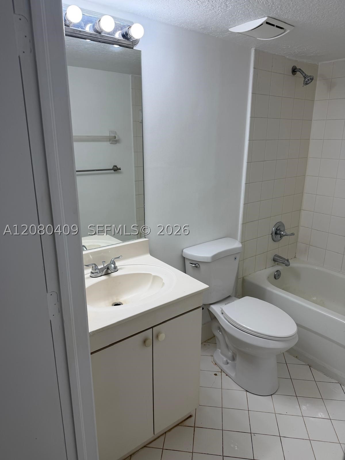 2900 Se 12th Rd 101-28 Property Photo 24