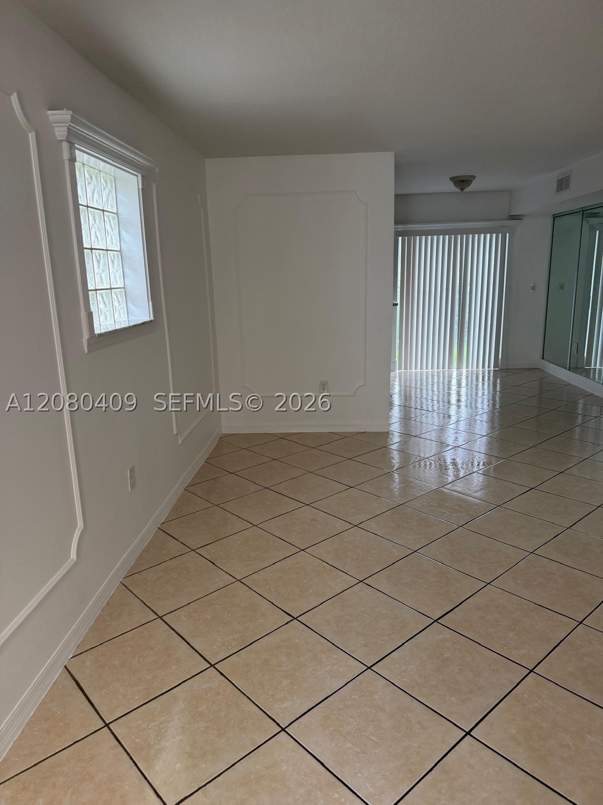 2900 Se 12th Rd 101-28 Property Photo 32