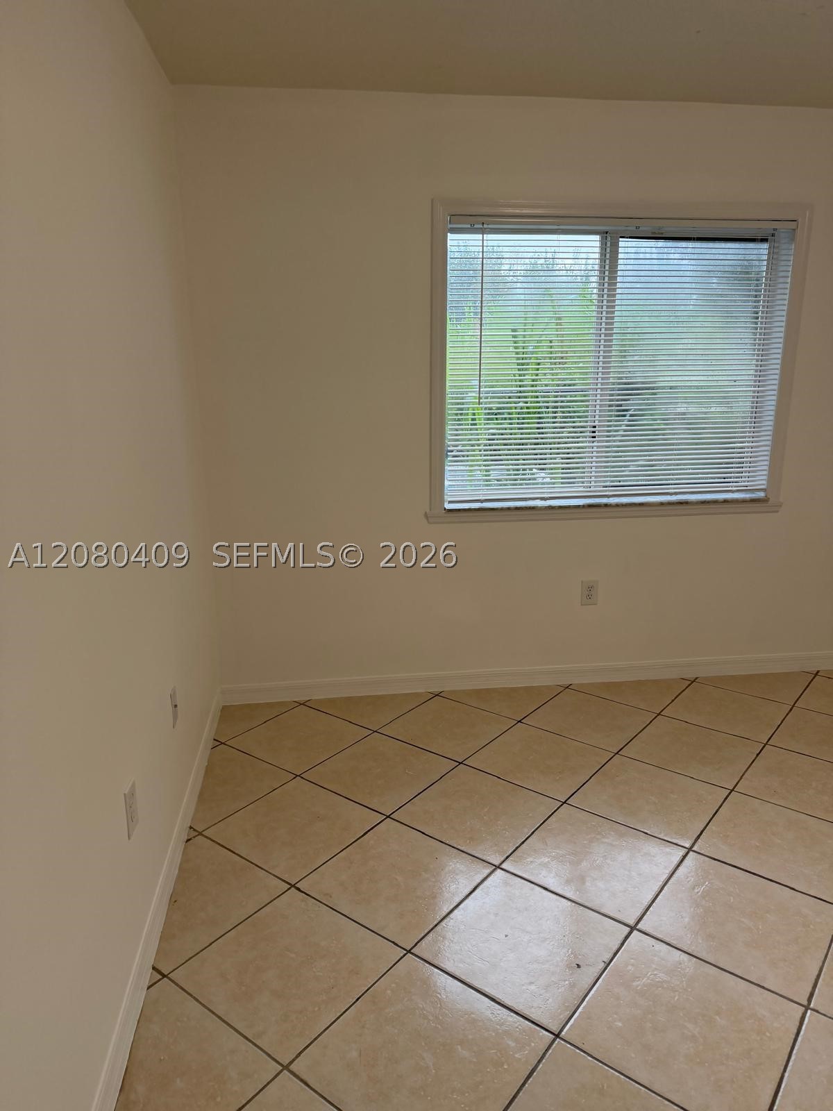 2900 Se 12th Rd 101-28 Property Photo 43