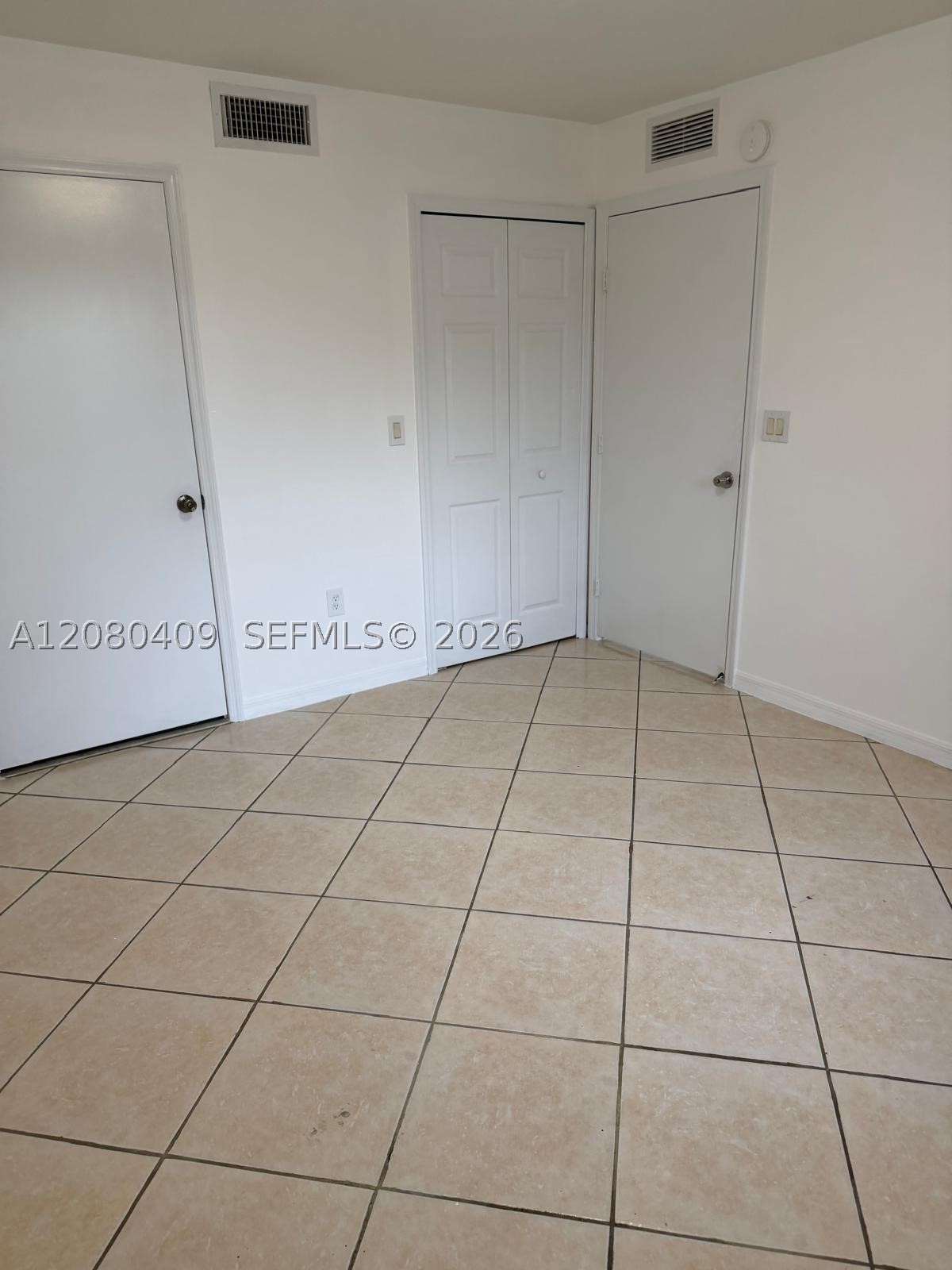 2900 Se 12th Rd 101-28 Property Photo 45