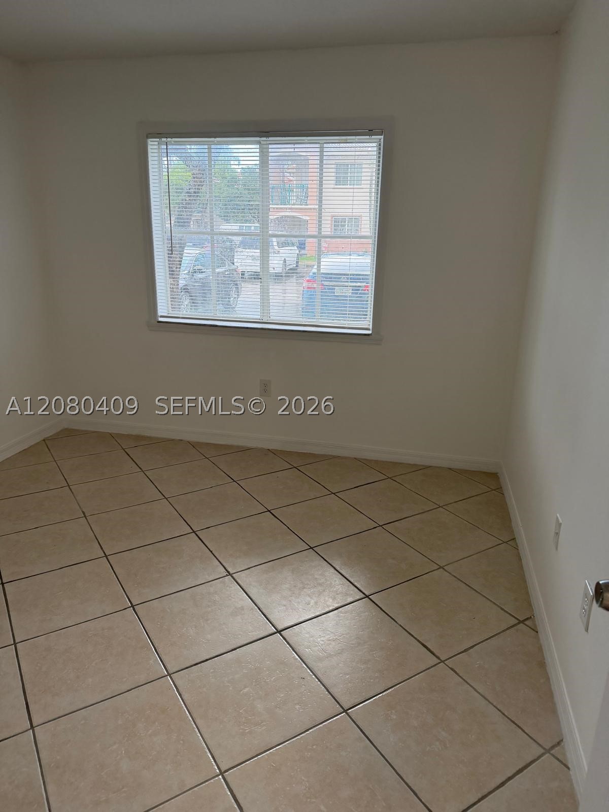 2900 Se 12th Rd 101-28 Property Photo 51
