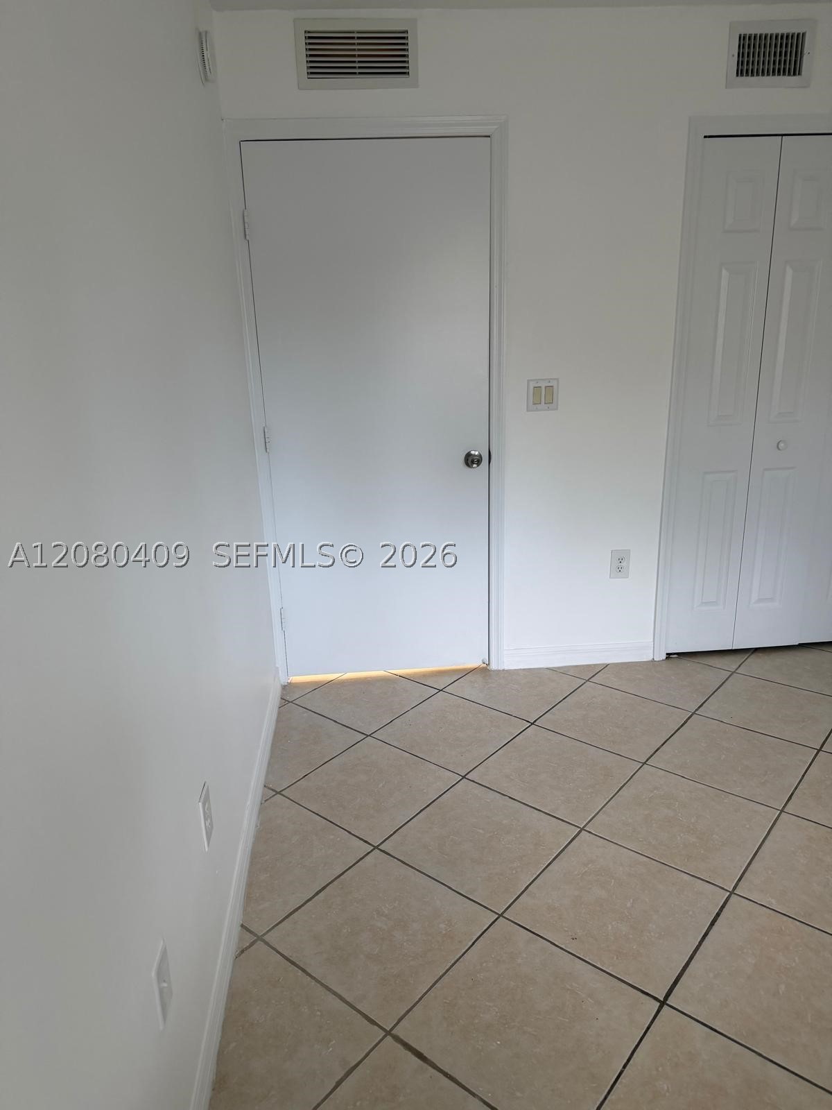 2900 Se 12th Rd 101-28 Property Photo 54
