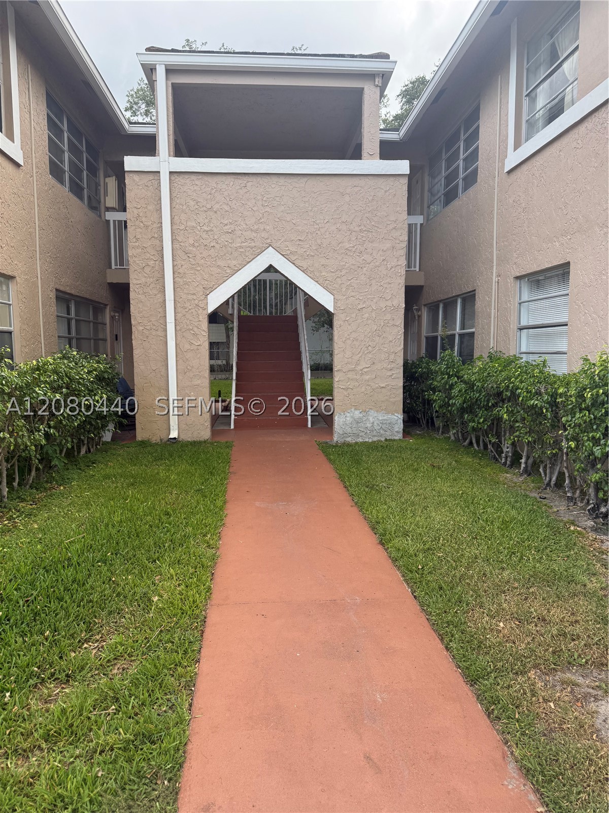 838 Twin Lakes Dr 19-E Property Photo 1