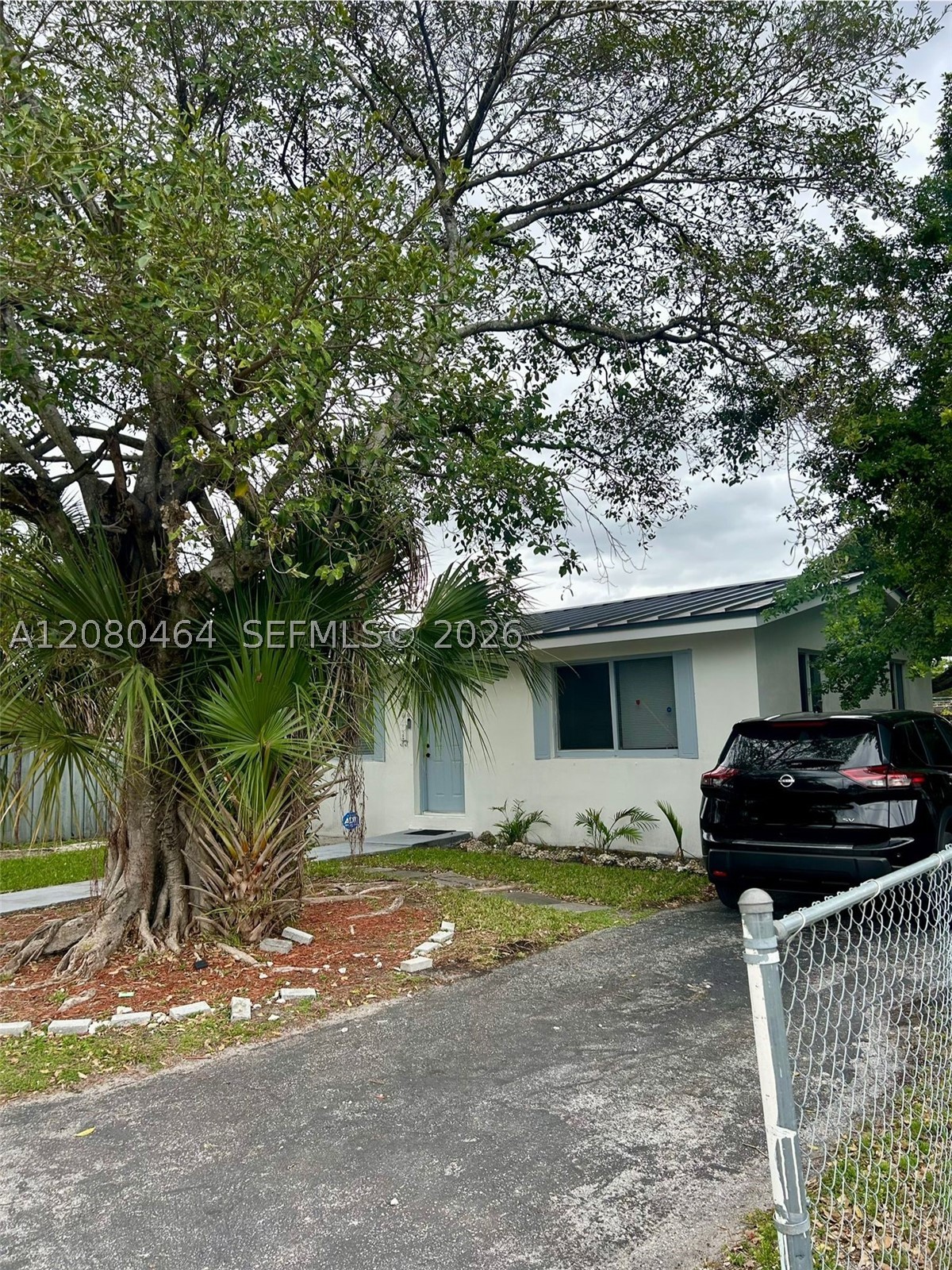 A12080464 Property Photo 2