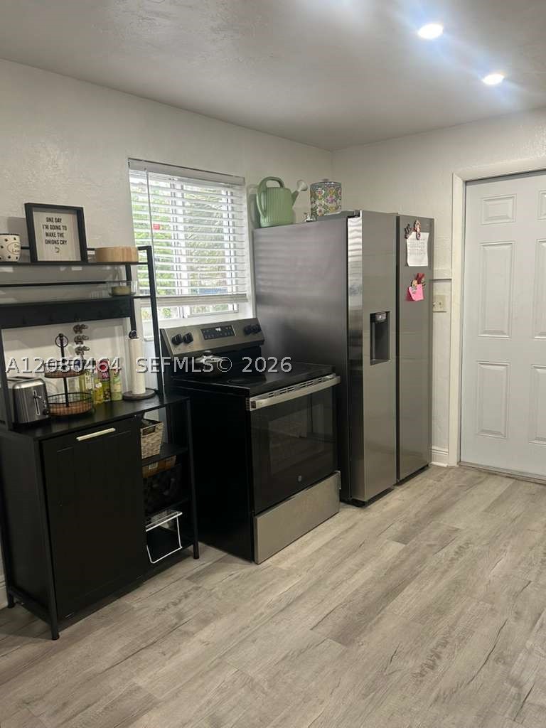 A12080464 Property Photo 6