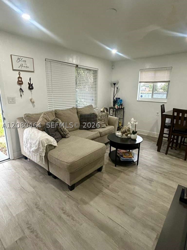 A12080464 Property Photo 8