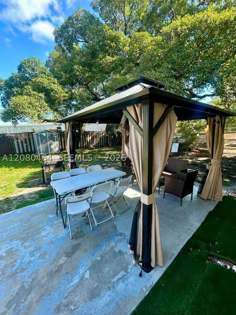 A12080464 Property Photo 11