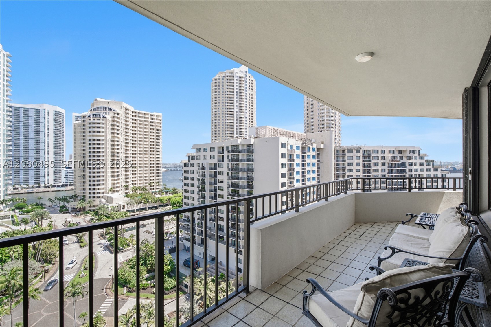 520 Brickell Key Dr A1616 Property Photo 6