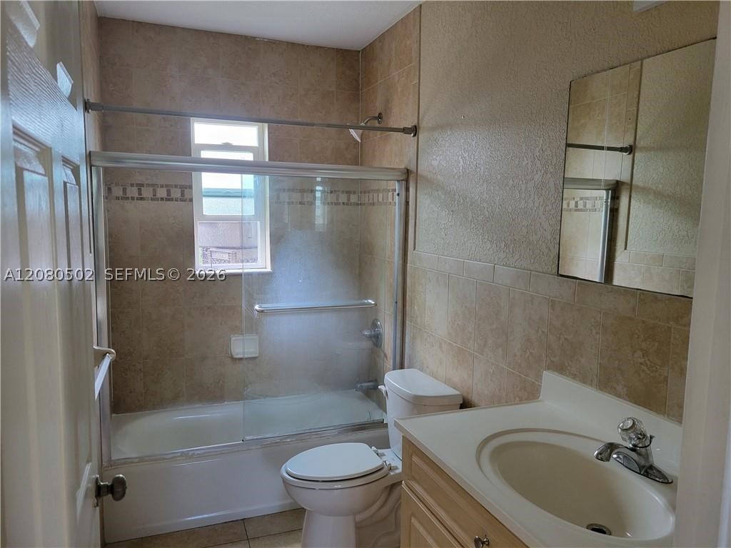 2400 Nw 152nd St Property Photo 9