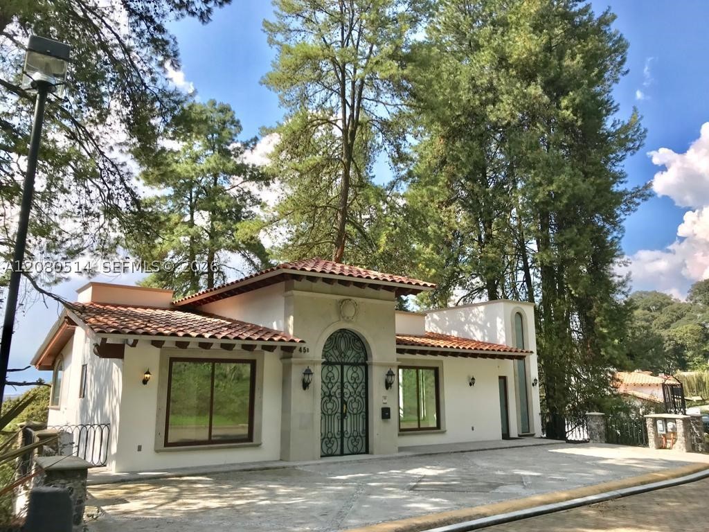 Calle De Paseo De Eucaliptos 45-b Property Photo 1