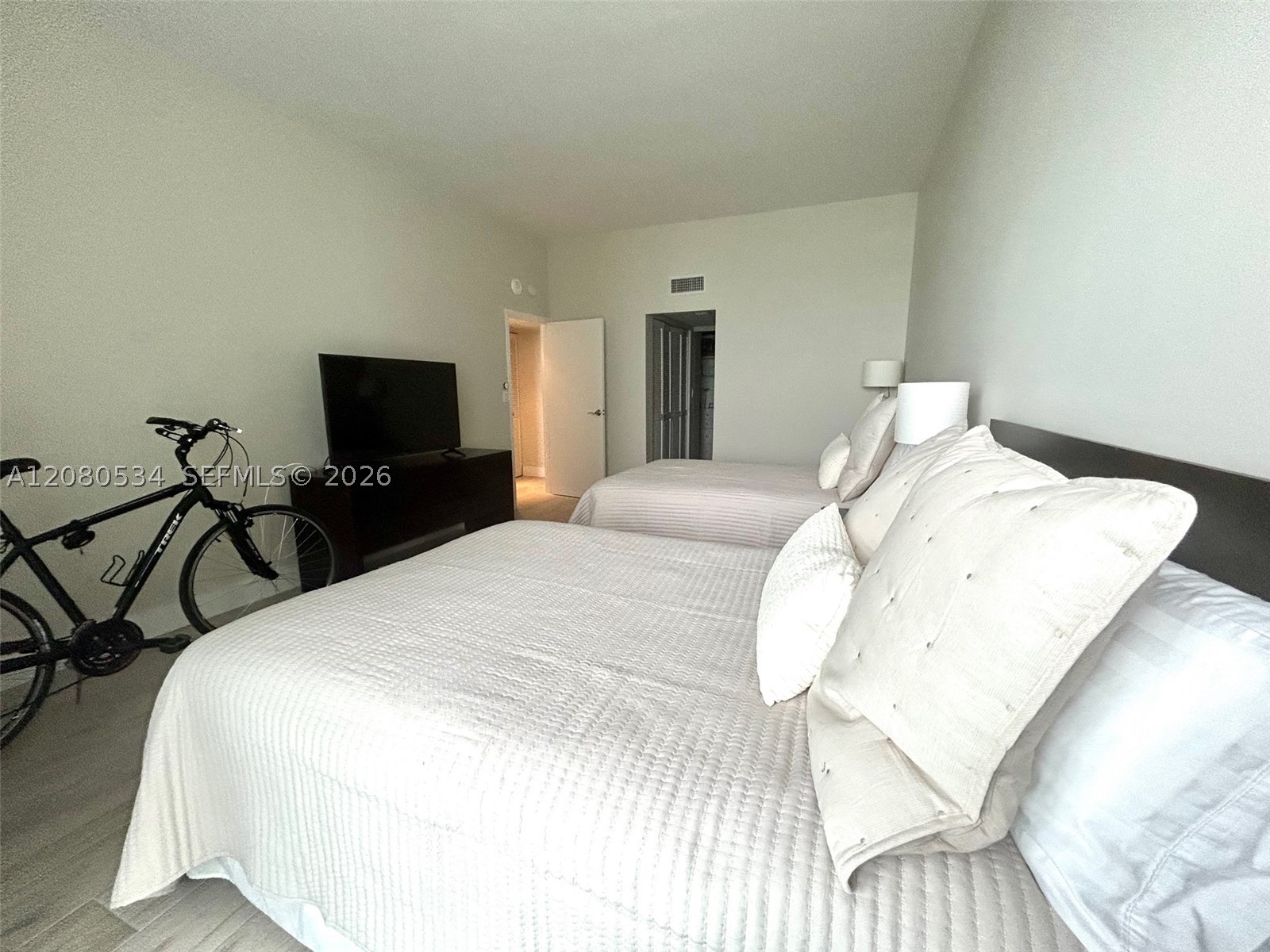 100 Bayview Dr Ph08 Property Photo 31