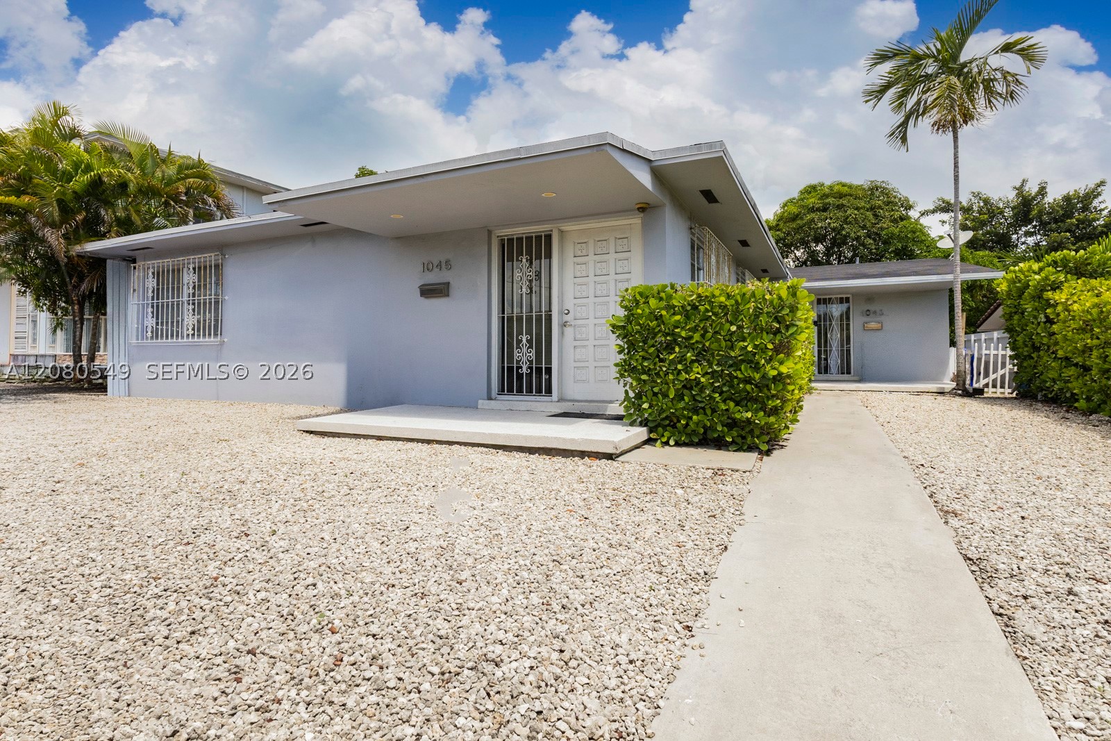 1045 SW 12th St 1045 Property Photo 1