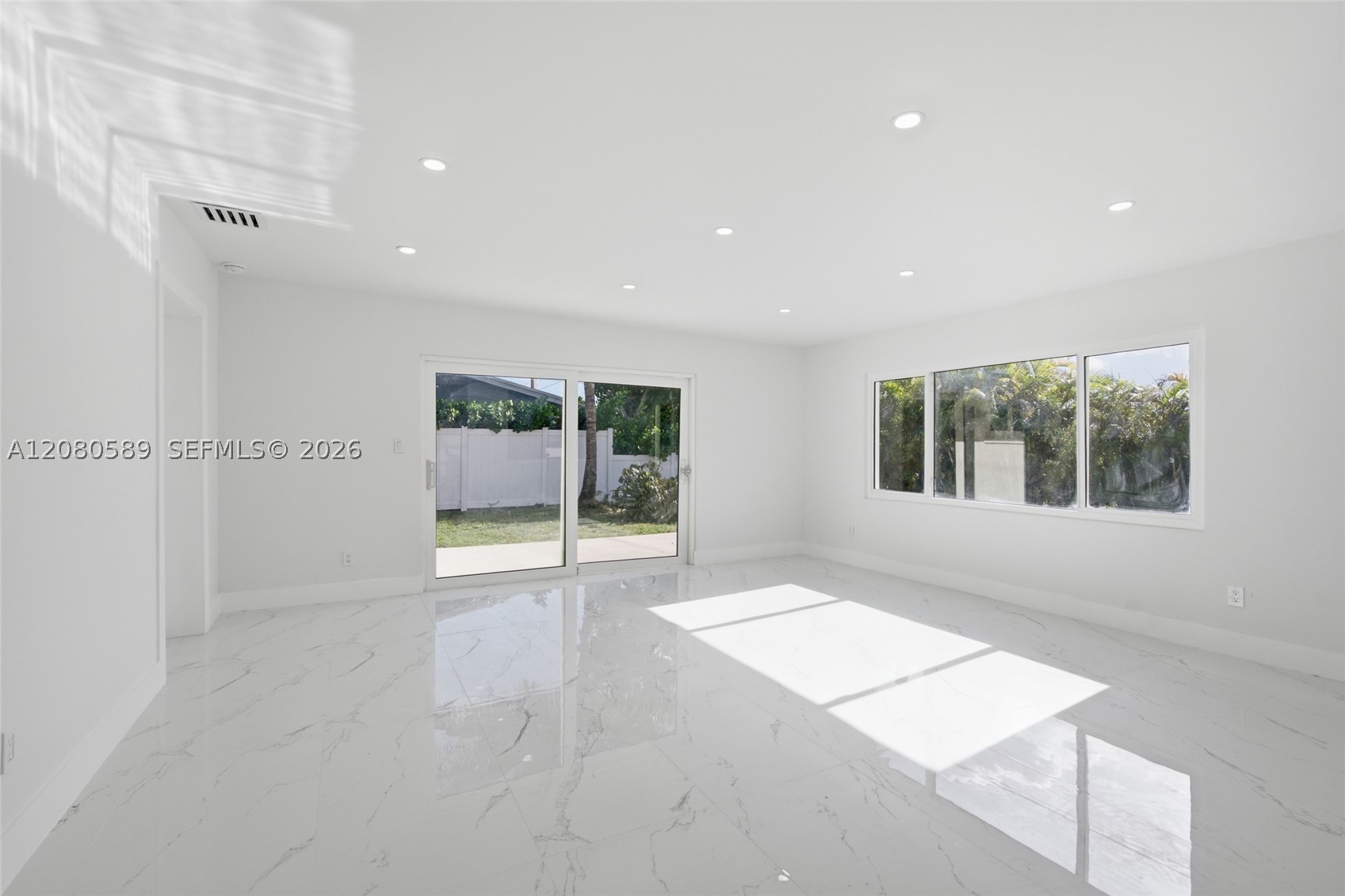 824 Nw 29th Ct Property Photo 13