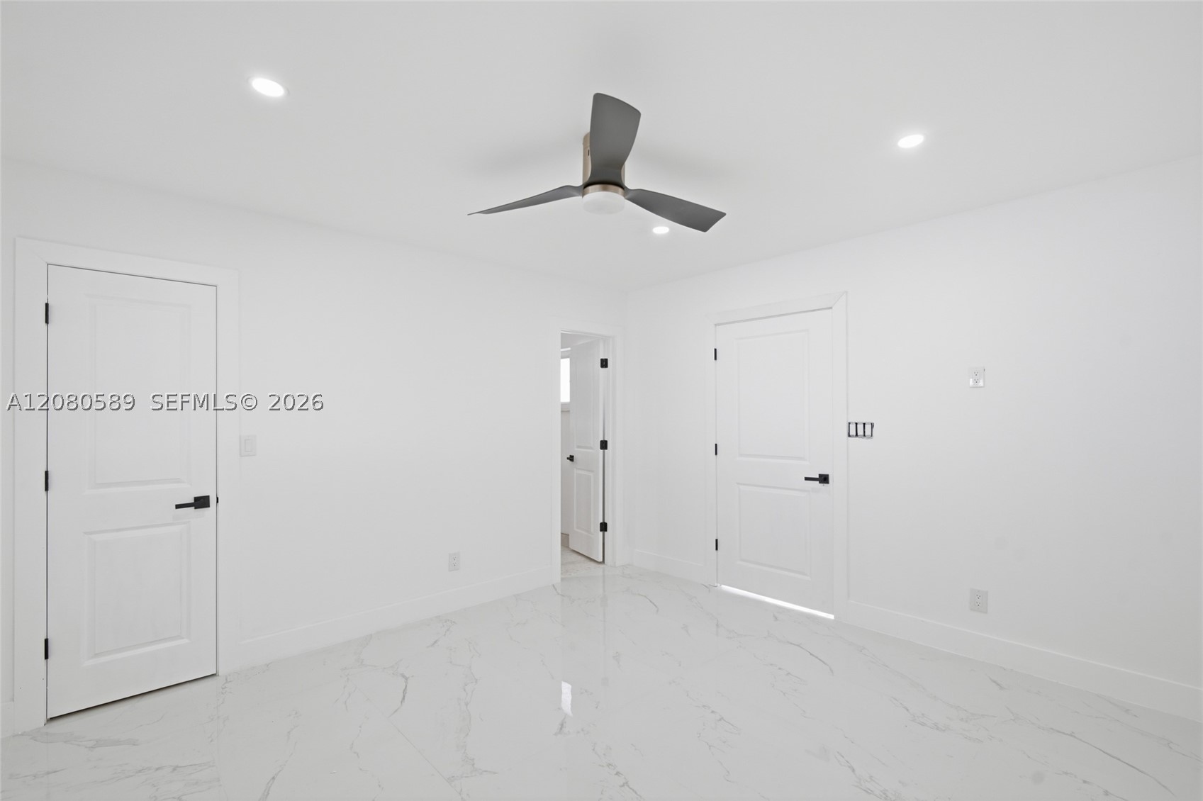 824 Nw 29th Ct Property Photo 16