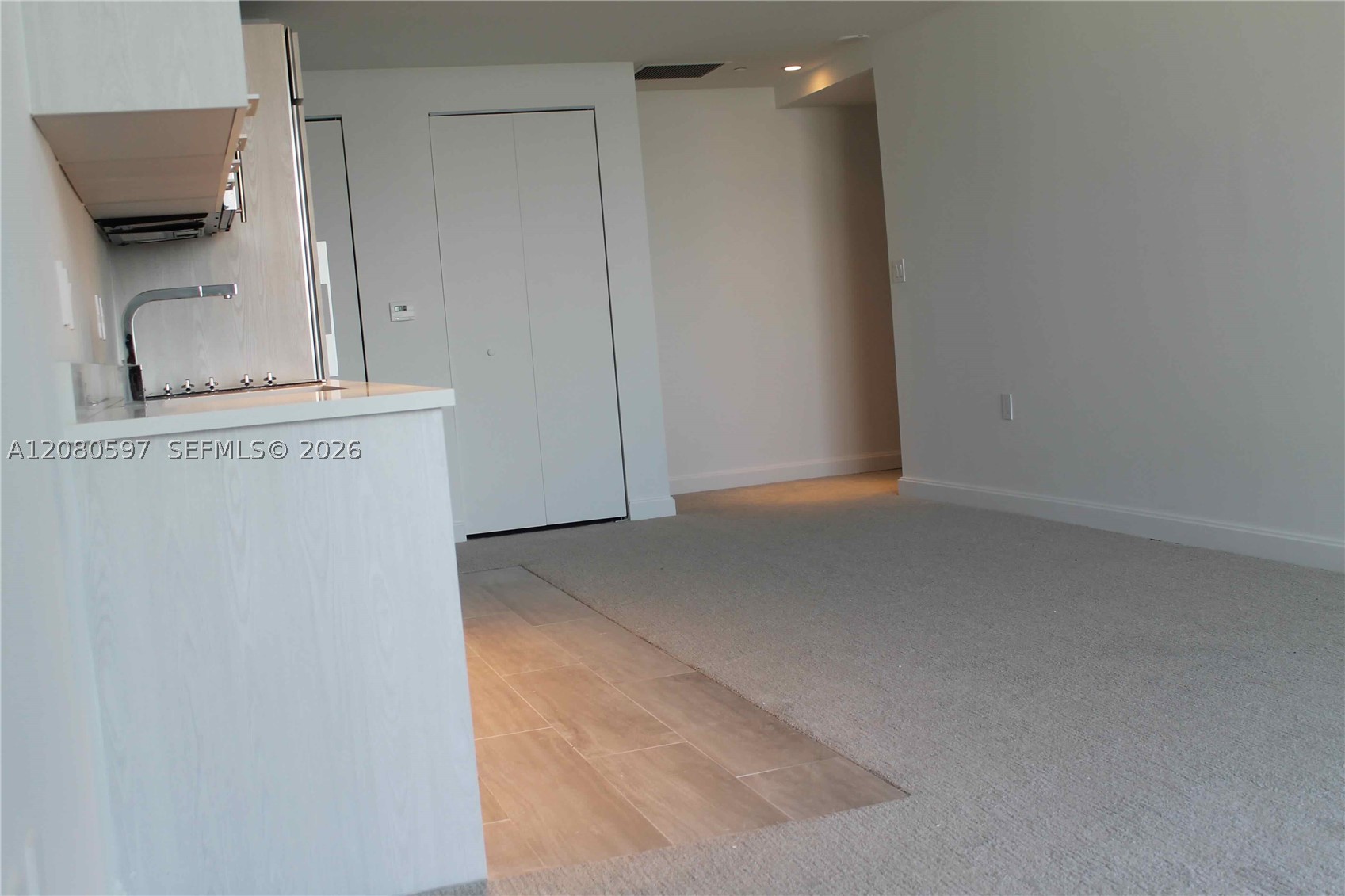 45 Sw 9th St 2809 Property Photo 3
