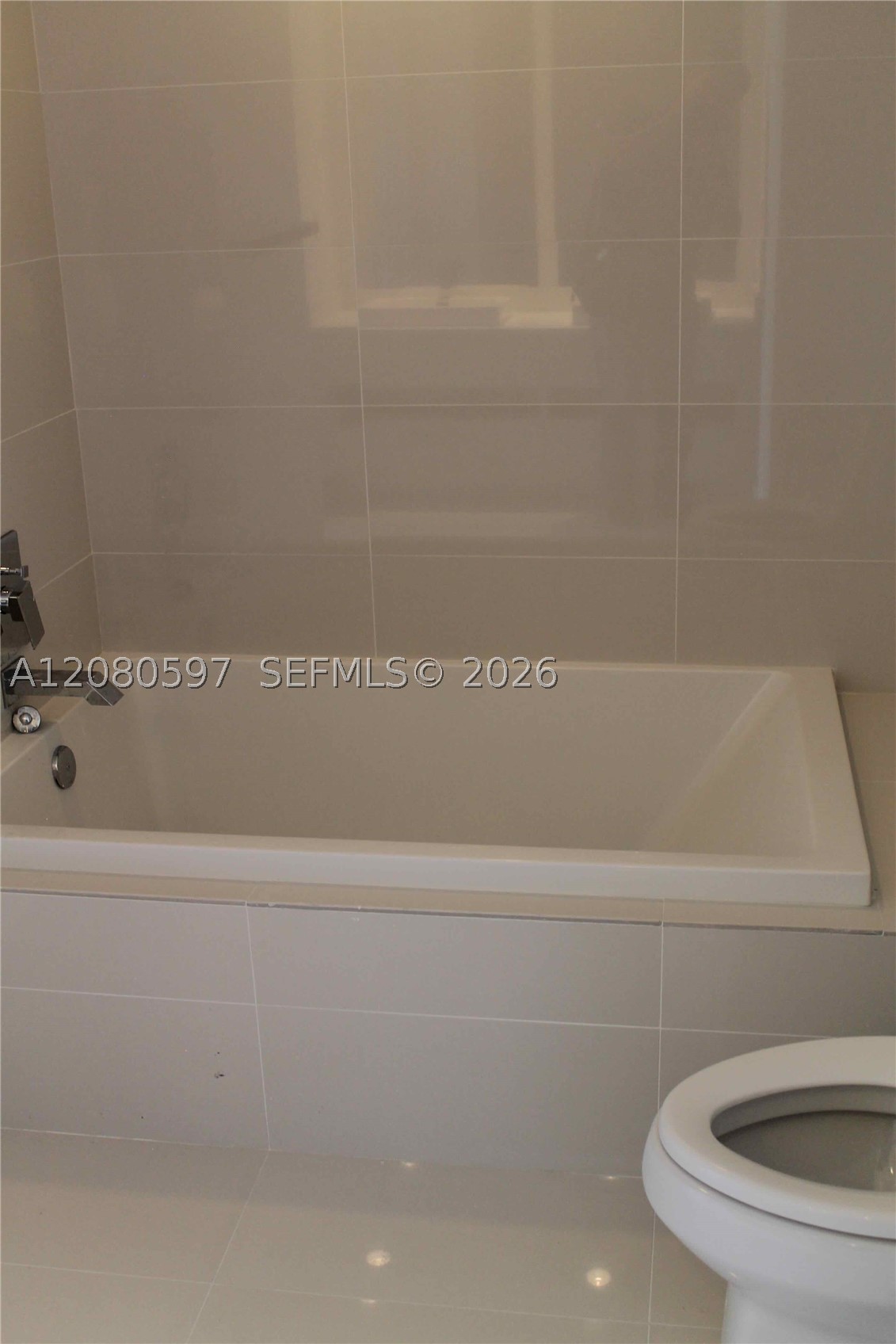 45 Sw 9th St 2809 Property Photo 17