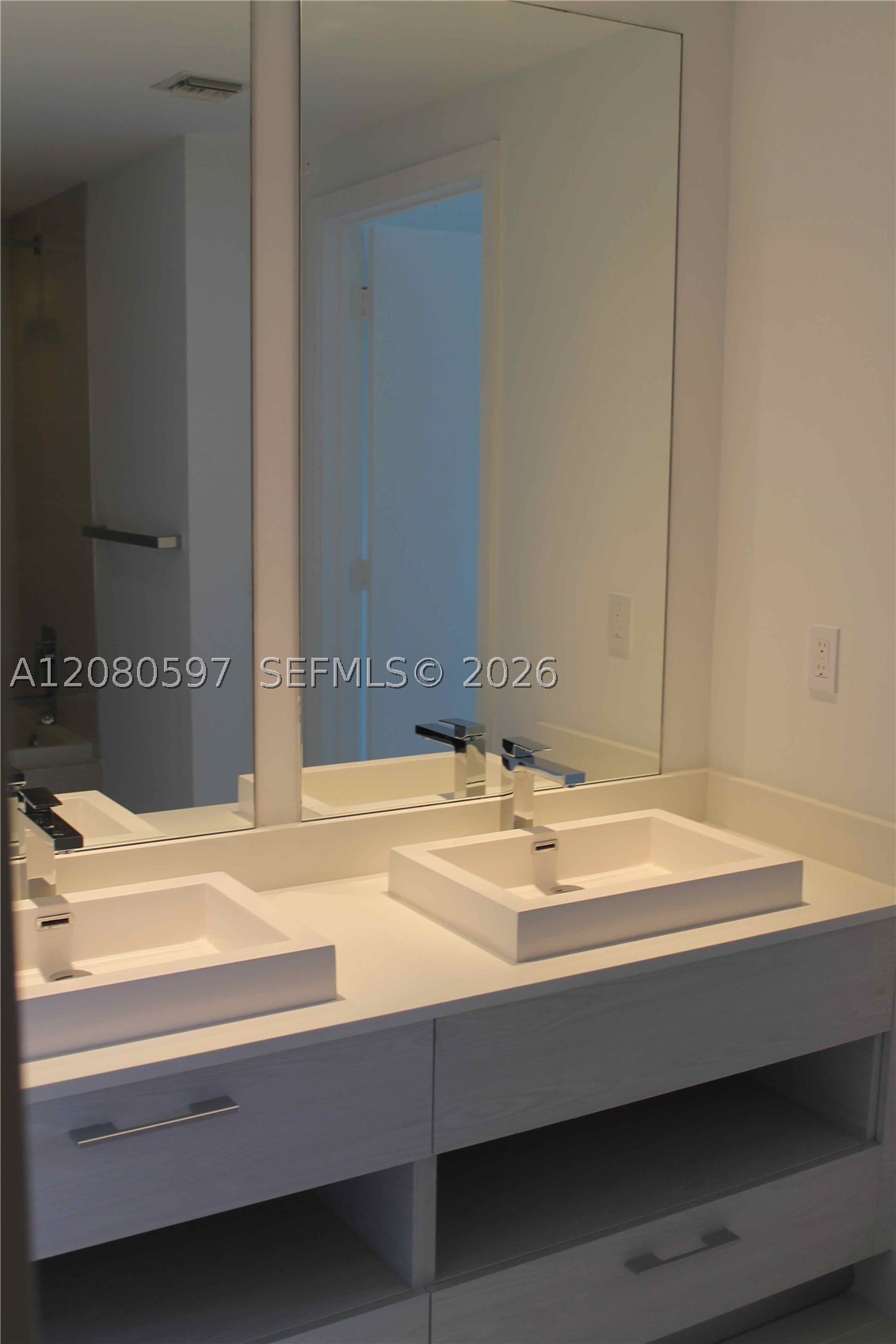 45 Sw 9th St 2809 Property Photo 18