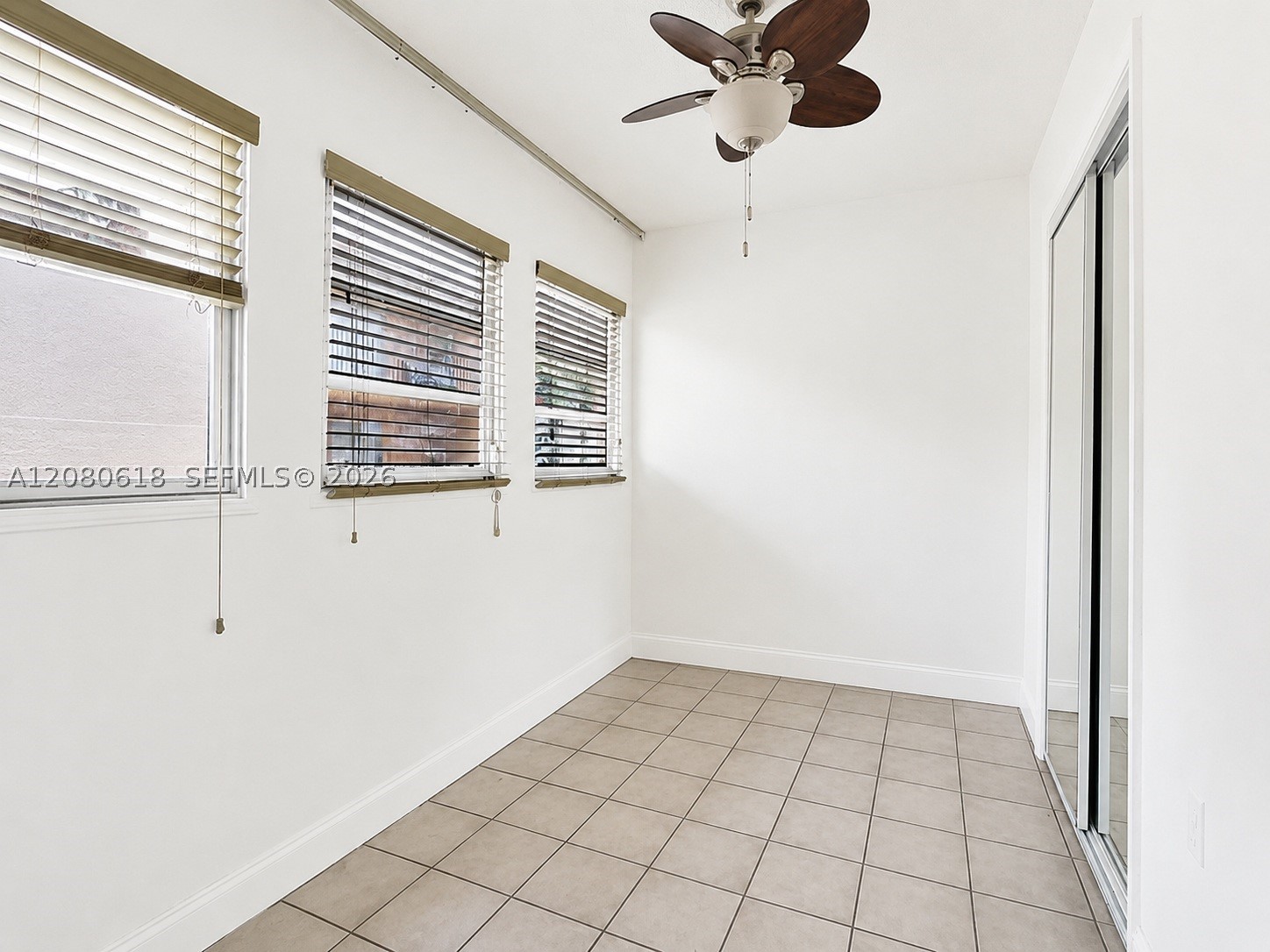 1850 W 56th St 2305 Property Photo 10