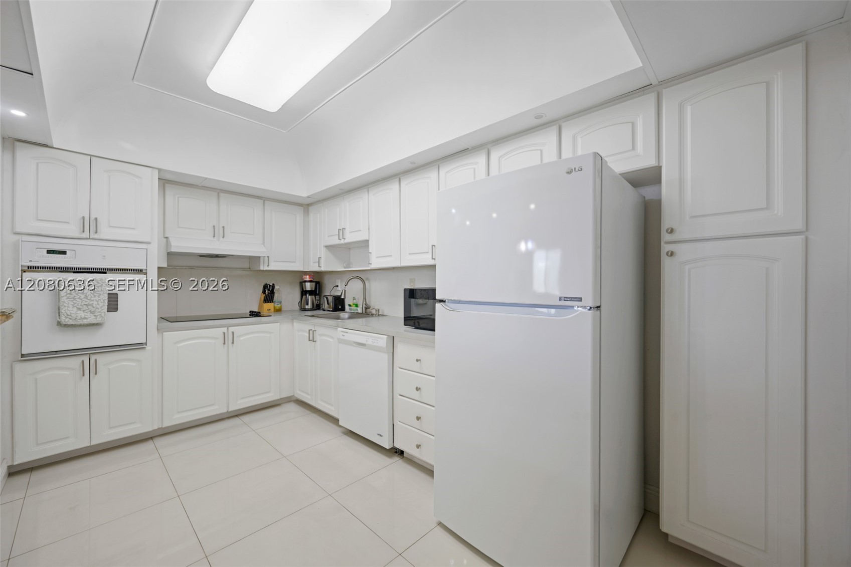 19370 Collins Ave 1426 Property Photo 7