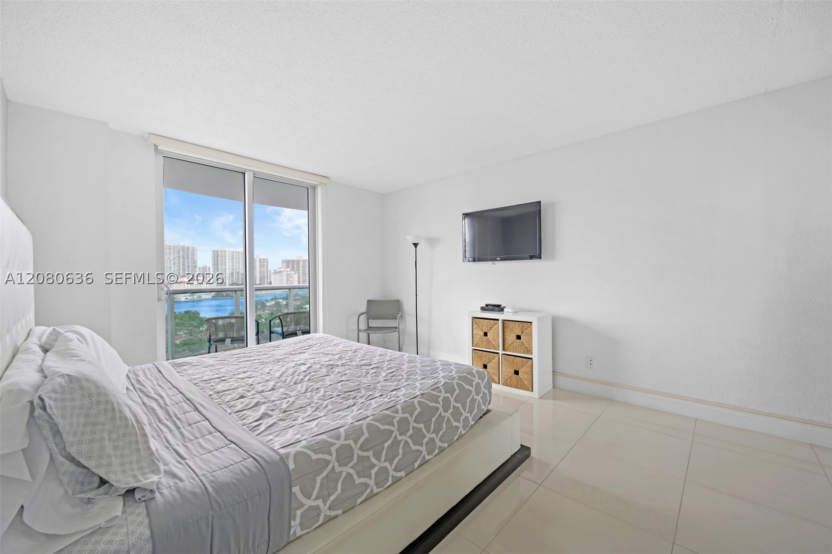 19370 Collins Ave 1426 Property Photo 9