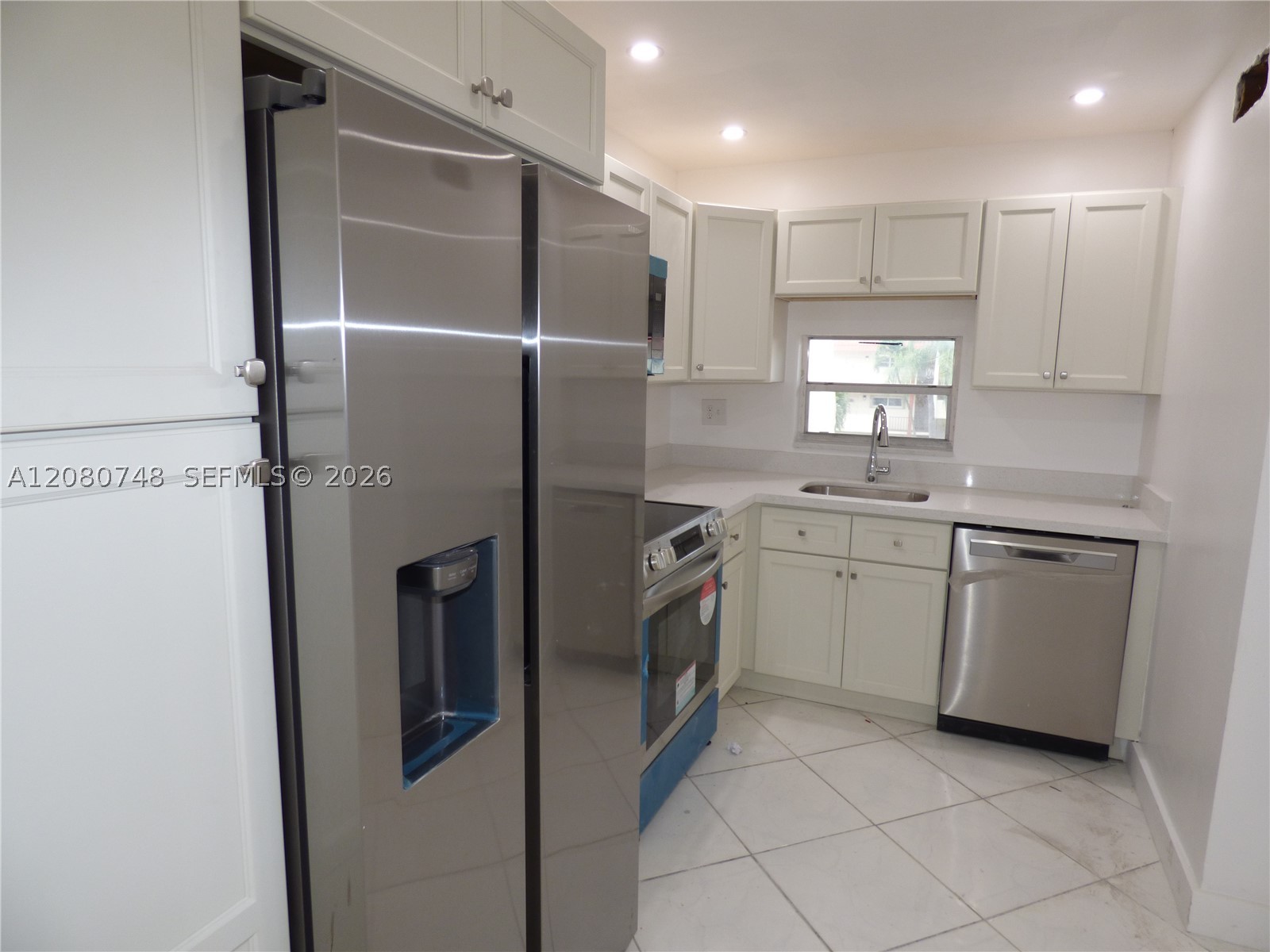 361 S Hollybrook Dr 302 Property Photo 9