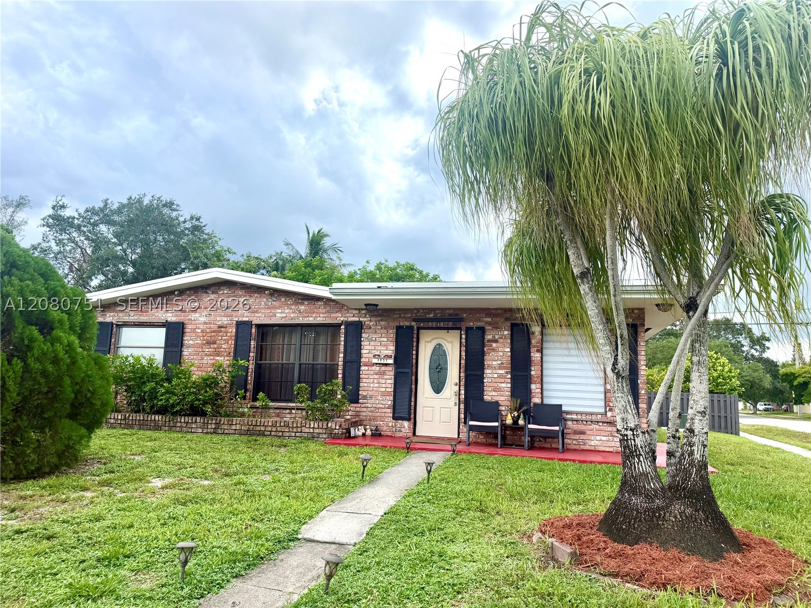3851 Sw 59th Ter Property Photo 1