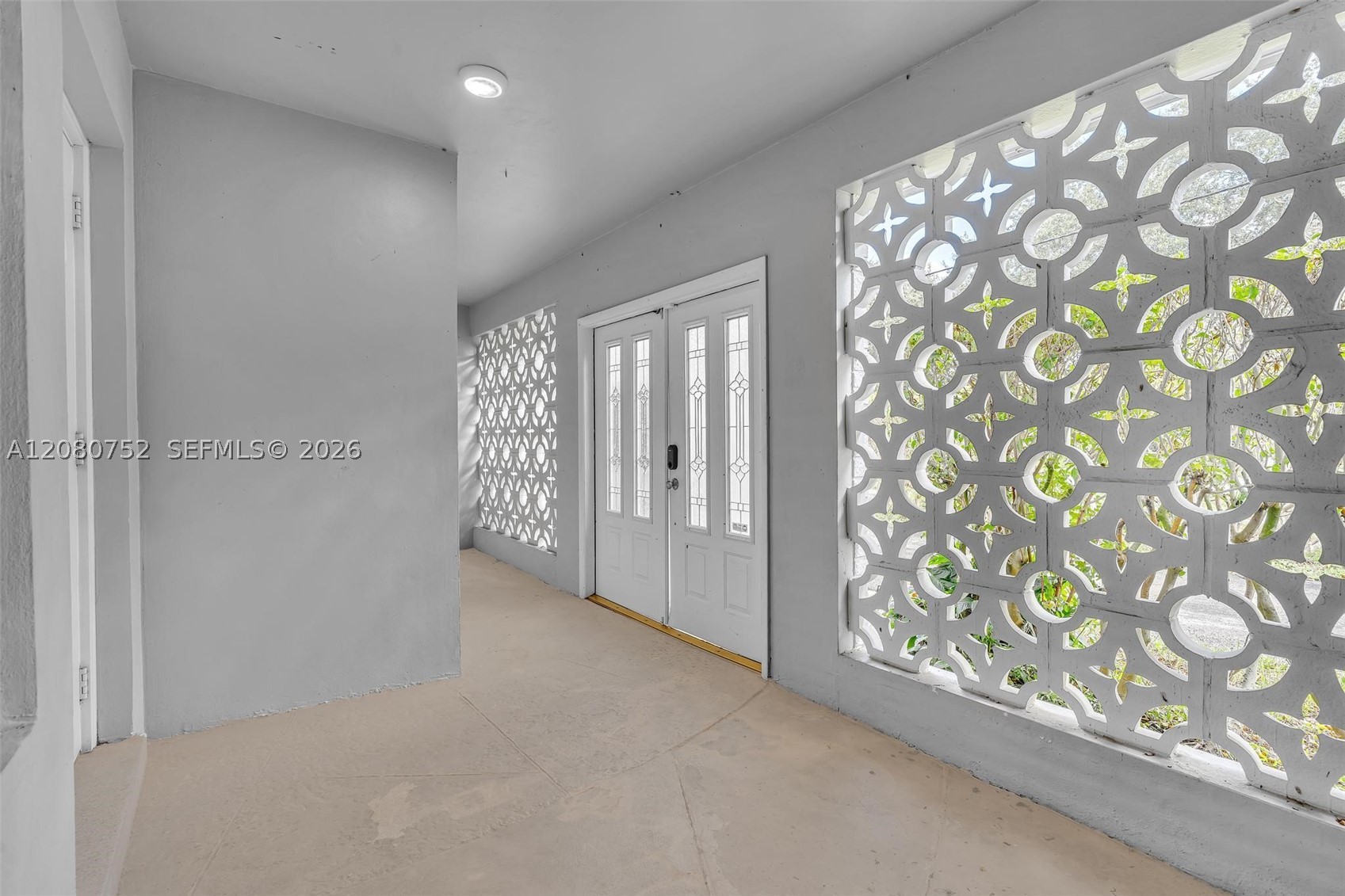 4810 Johnson St Property Photo 6
