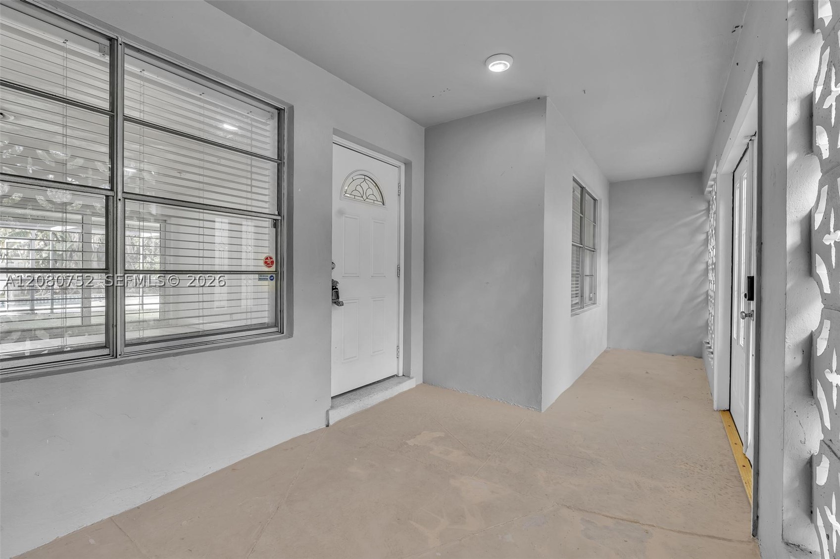 4810 Johnson St Property Photo 7