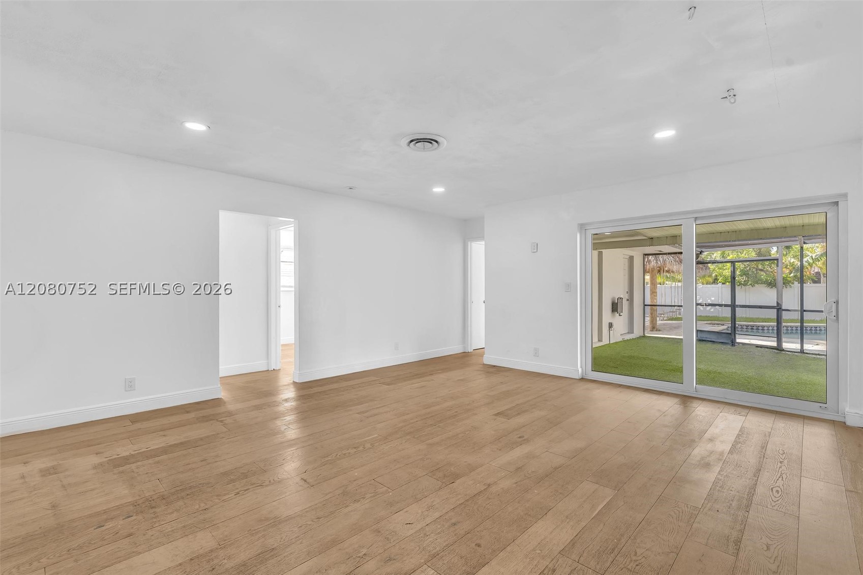 4810 Johnson St Property Photo 9