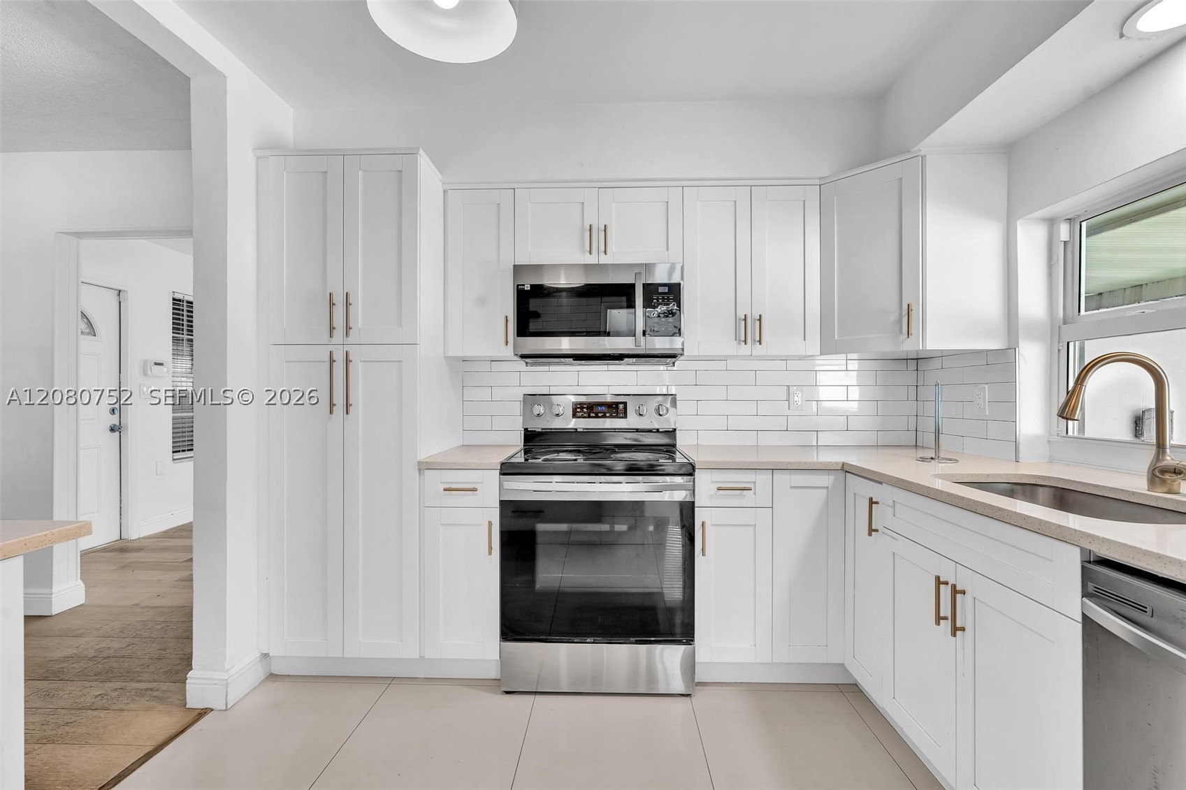 4810 Johnson St Property Photo 18