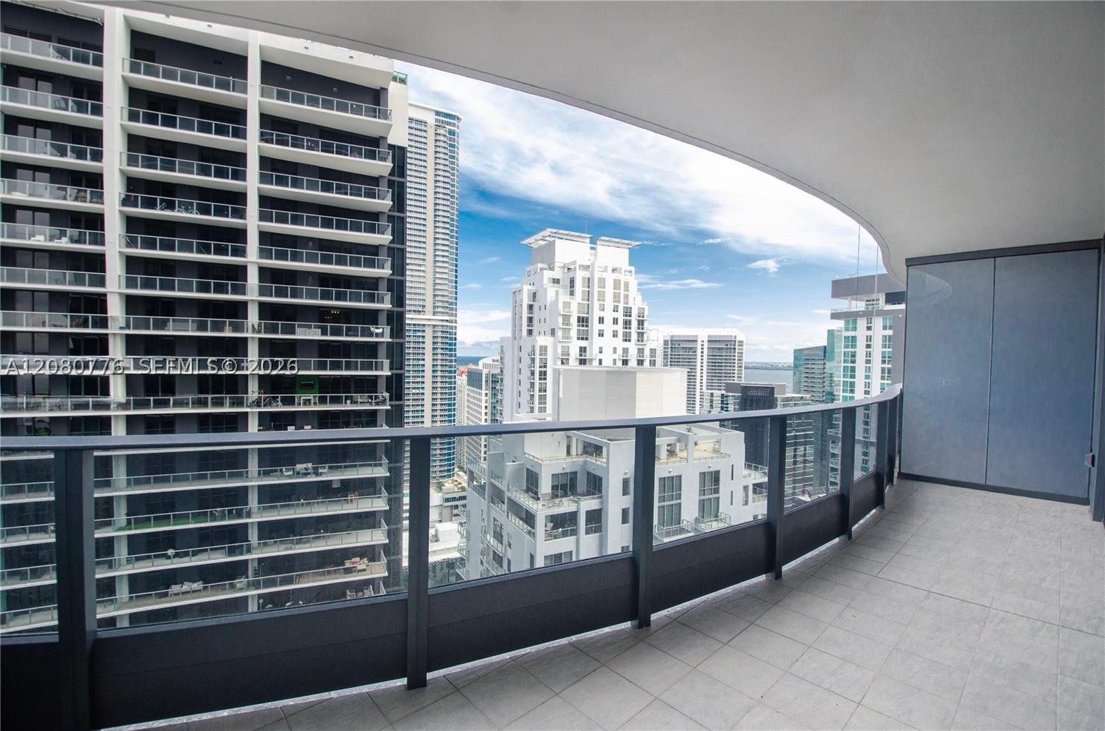 1000 Brickell Plz 4207 Property Photo 7