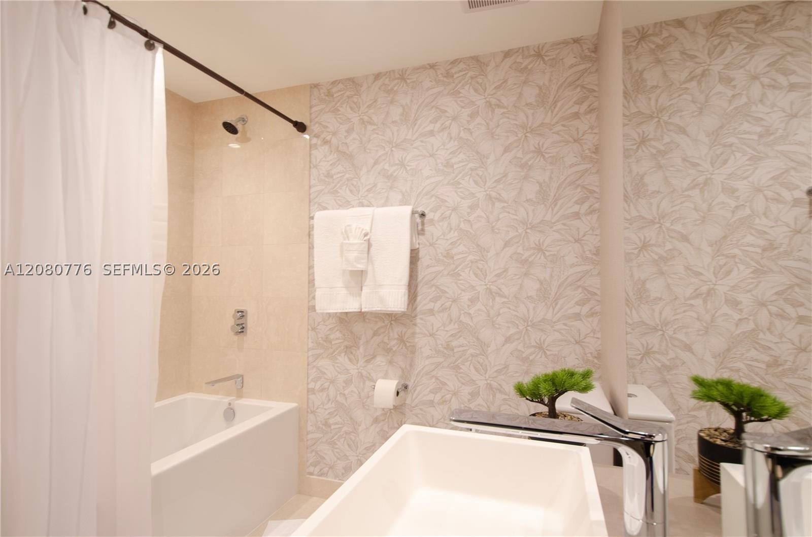 1000 Brickell Plz 4207 Property Photo 26