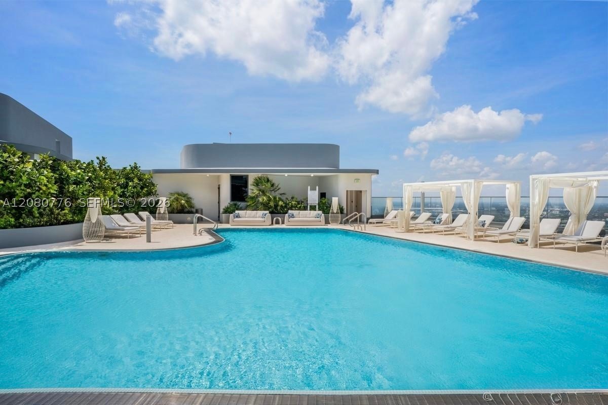 1000 Brickell Plz 4207 Property Photo 51