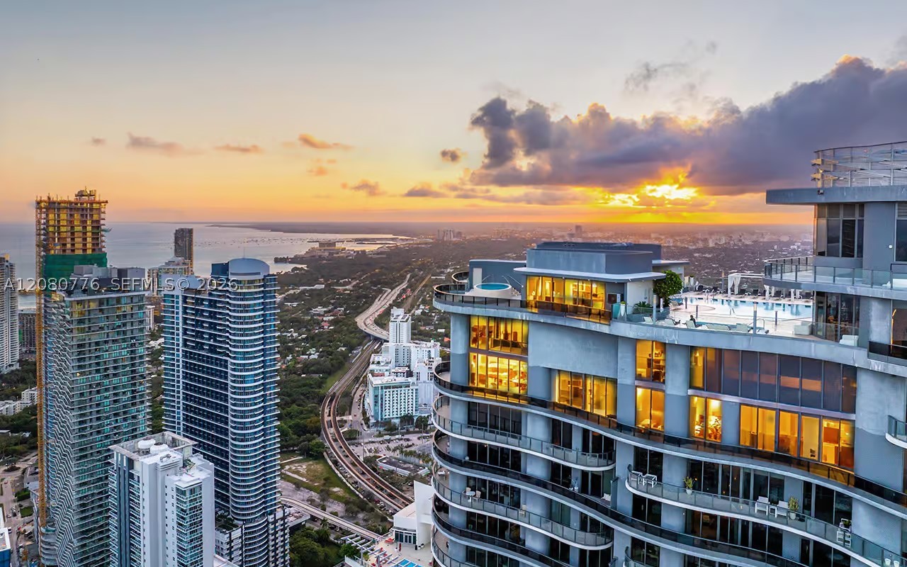 1000 Brickell Plz 4207 Property Photo 59