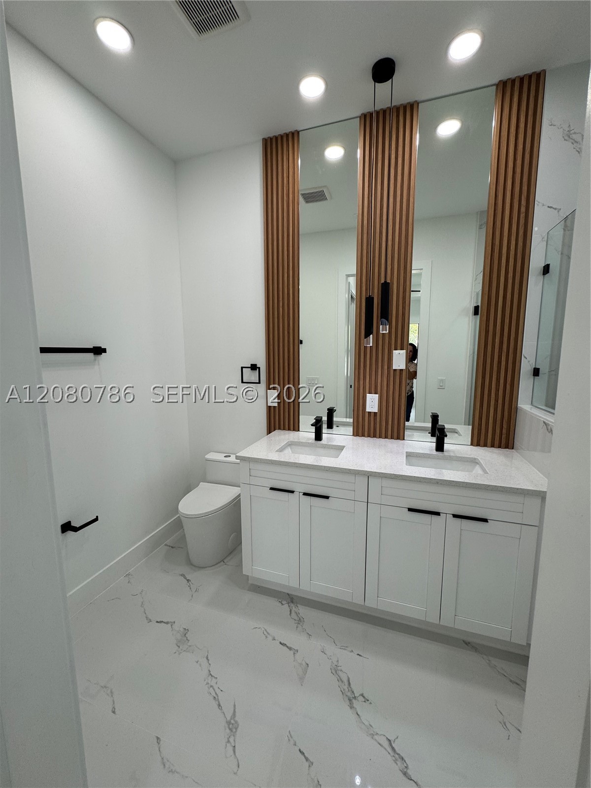 842 Nina Ave Property Photo 9