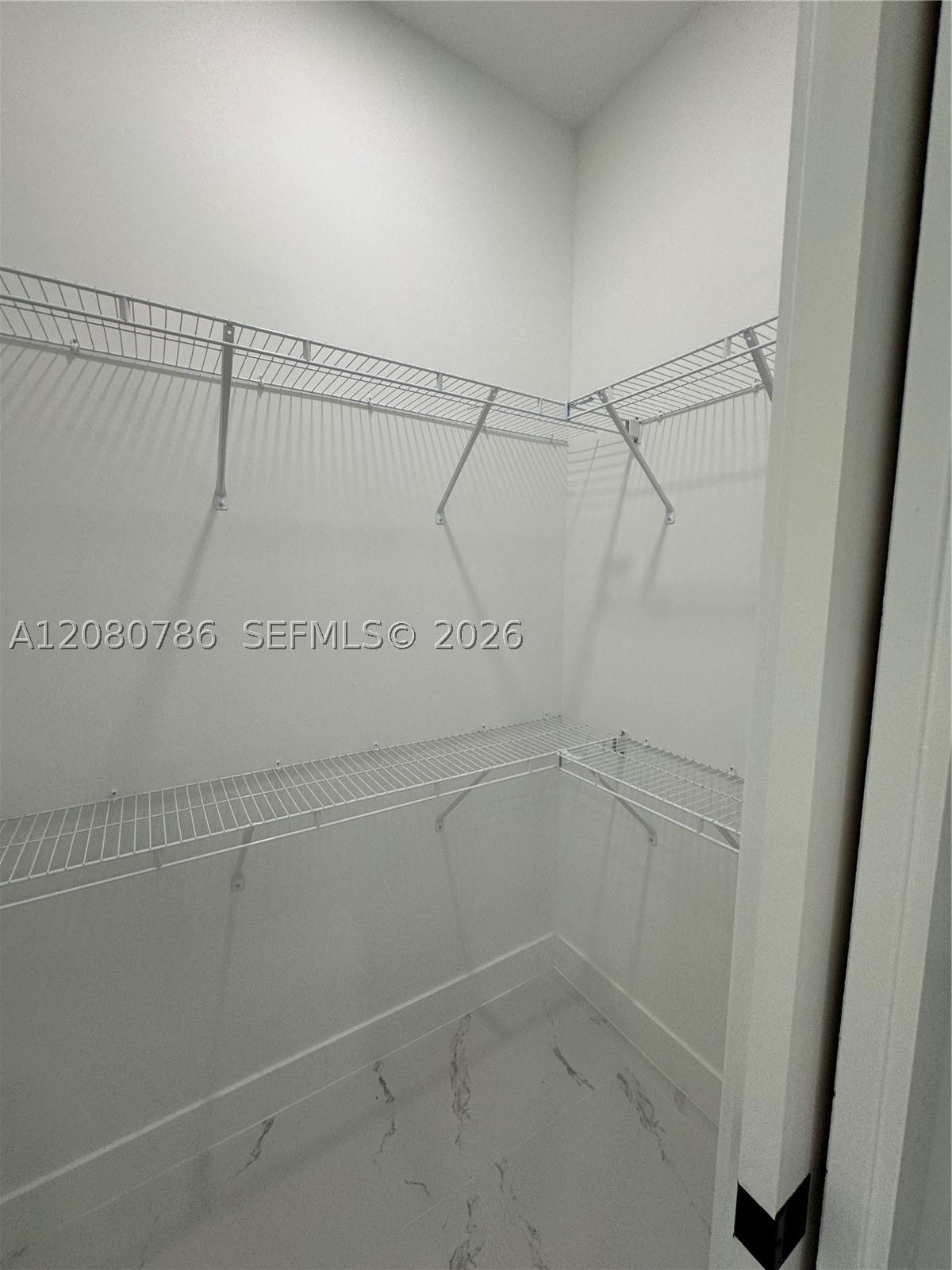 842 Nina Ave Property Photo 12
