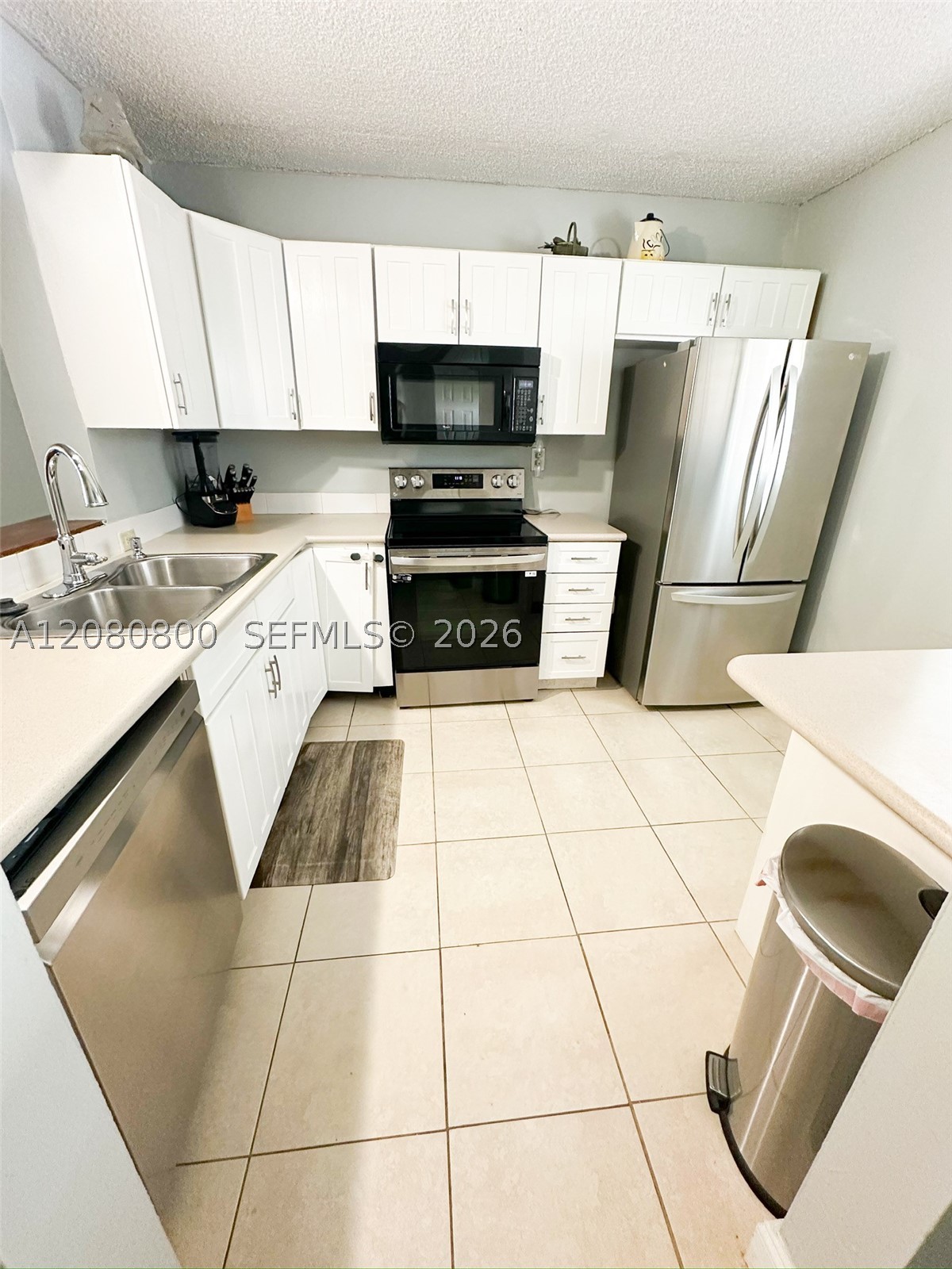 2860 Somerset Dr 400k Property Photo 2
