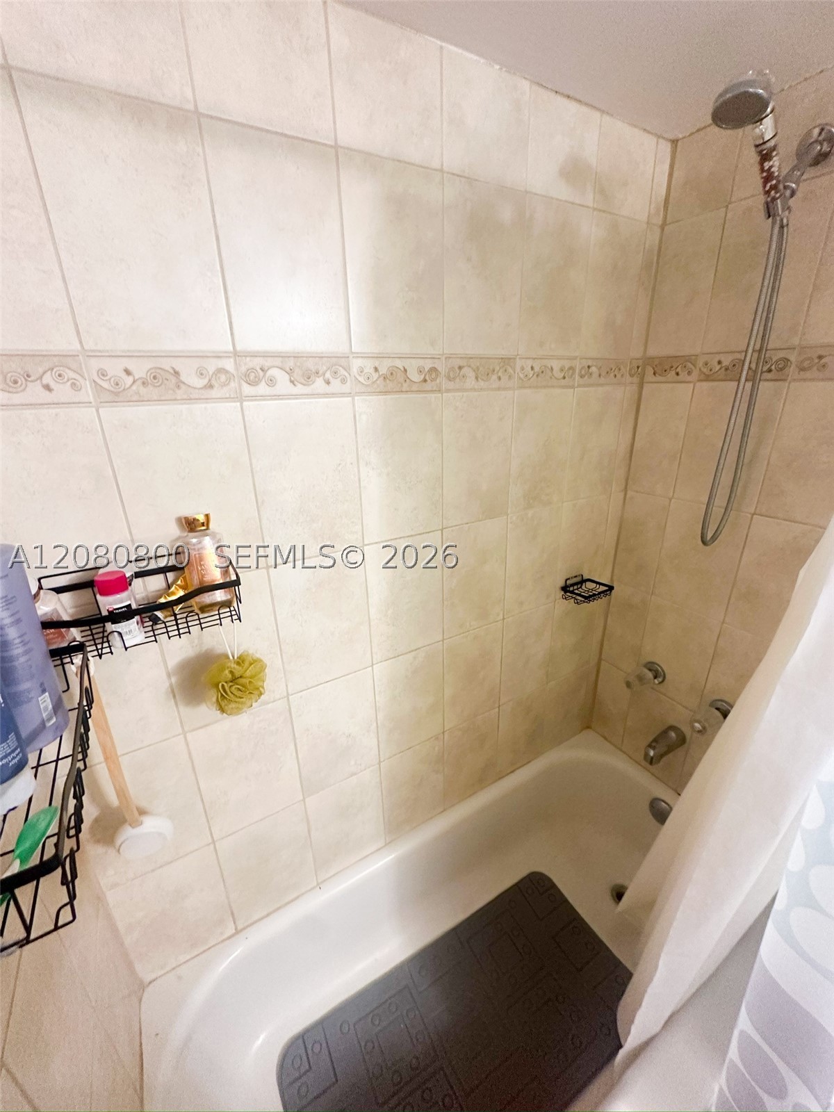 2860 Somerset Dr 400k Property Photo 12